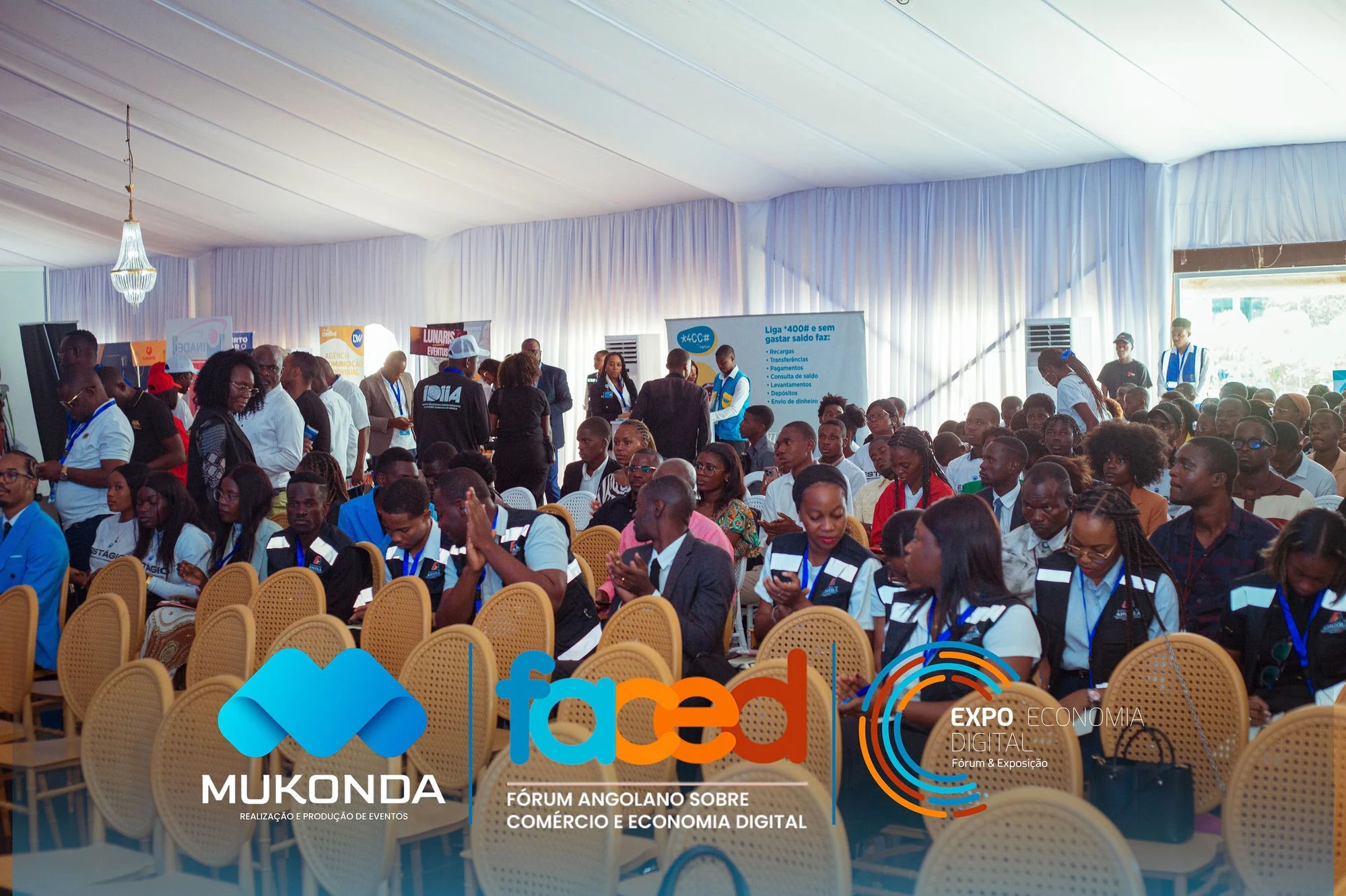 Participantes na Expo Economia Digital 2026, Tenda do Paz Flor, Luanda